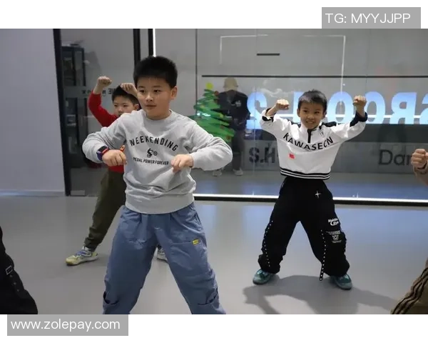 成都街舞队逆袭世界街舞大赛的精彩历程与背后故事揭秘